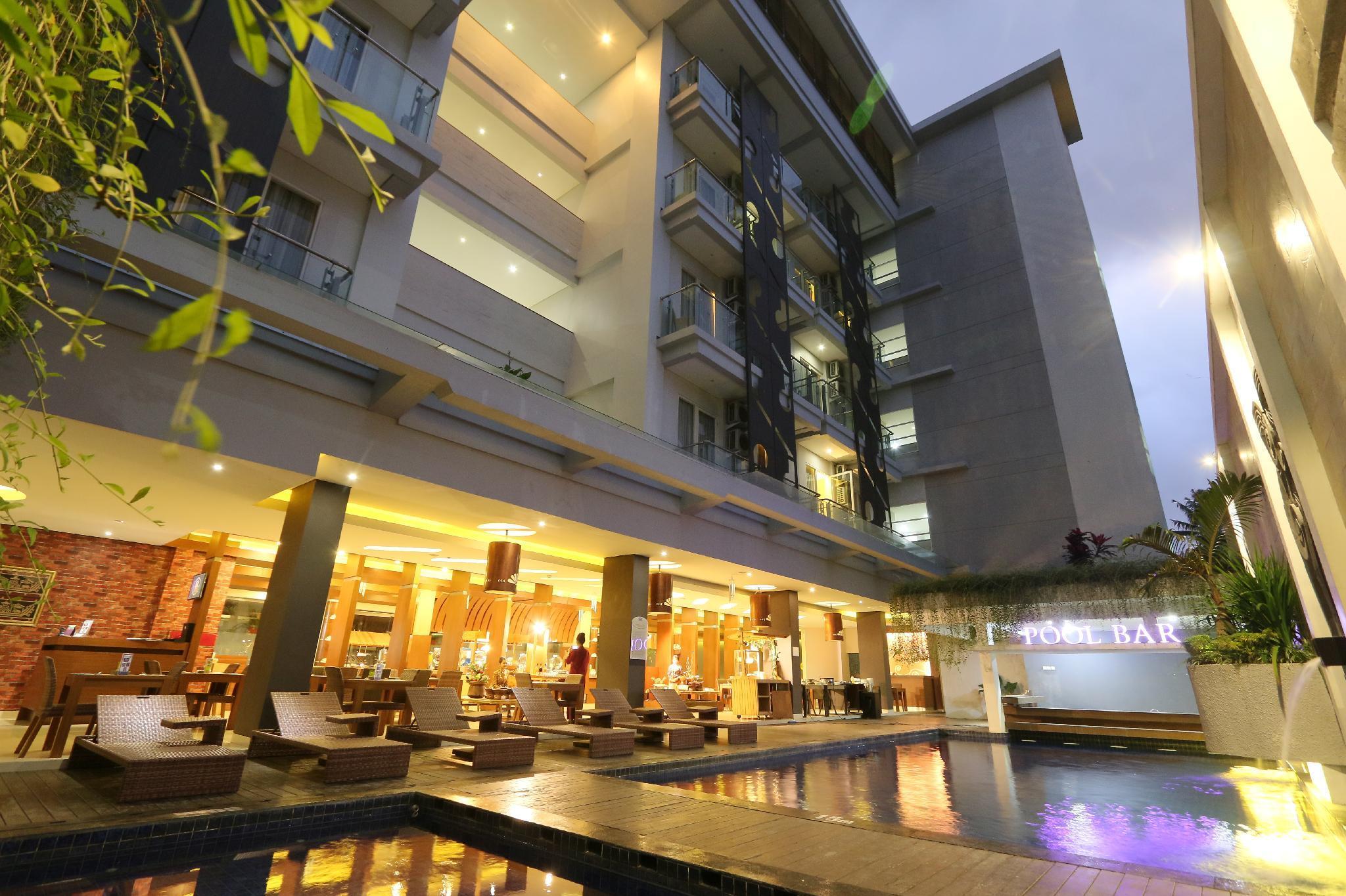 Crystal Lotus Hotel Yogyakarta Exterior foto