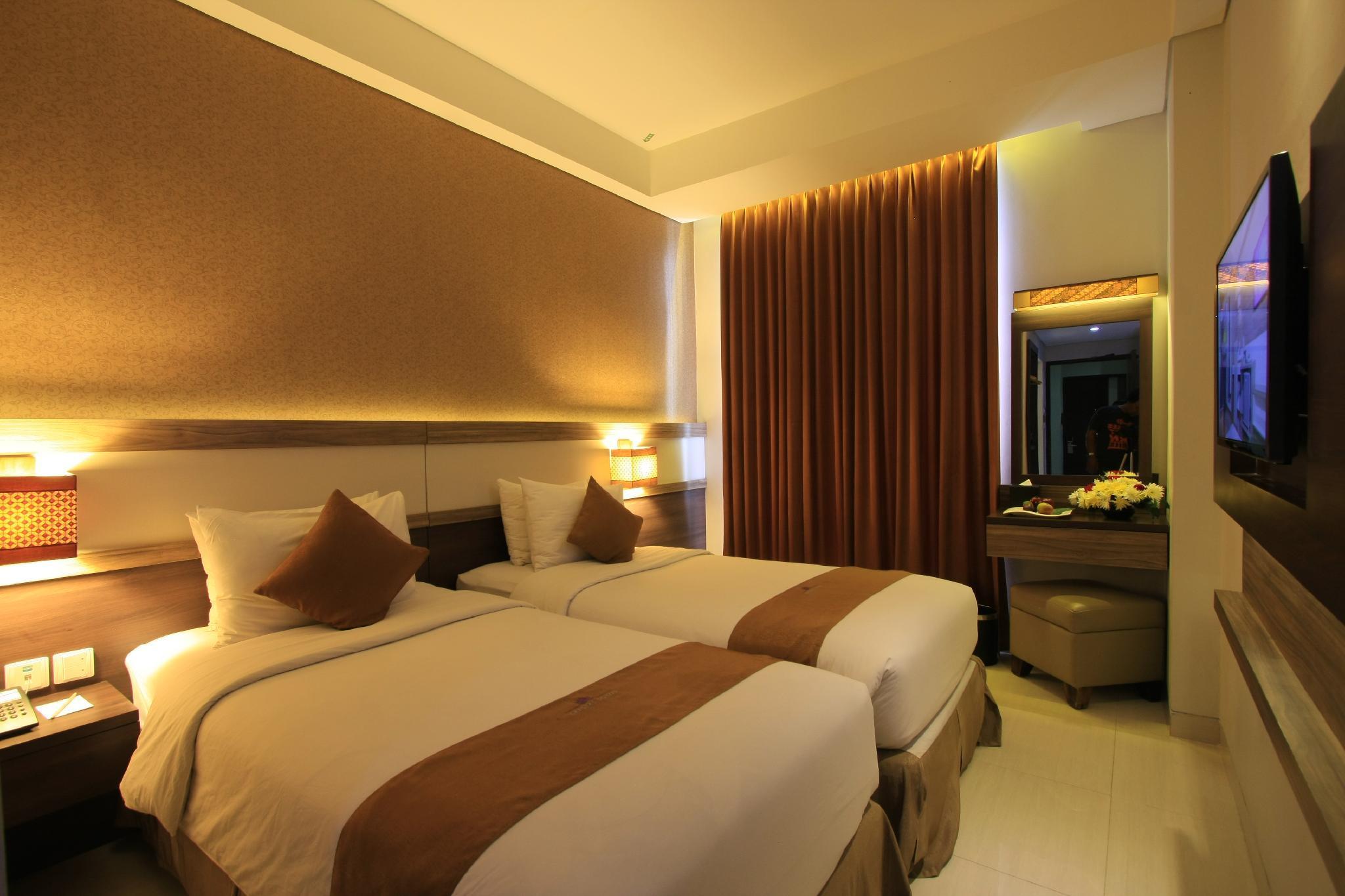Crystal Lotus Hotel Yogyakarta Exterior foto
