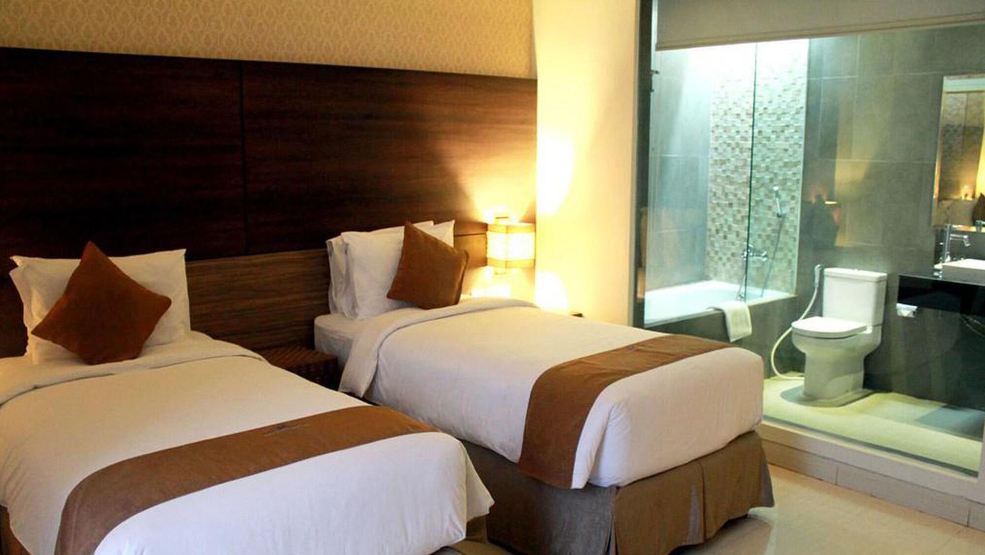 Crystal Lotus Hotel Yogyakarta Exterior foto