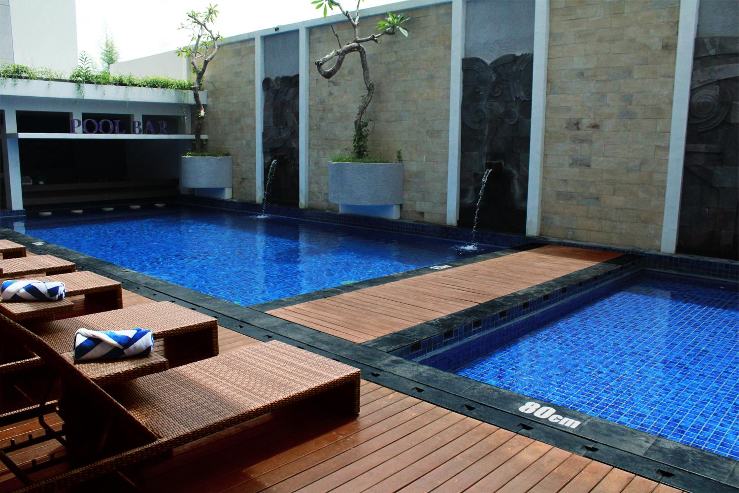 Crystal Lotus Hotel Yogyakarta Exterior foto
