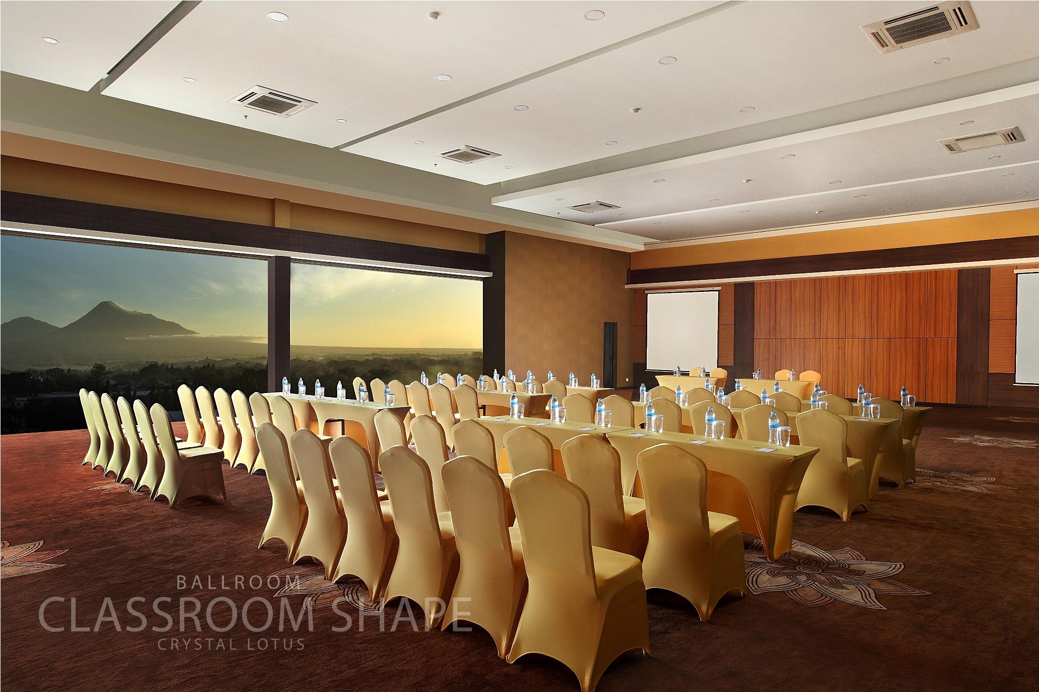 Crystal Lotus Hotel Yogyakarta Exterior foto