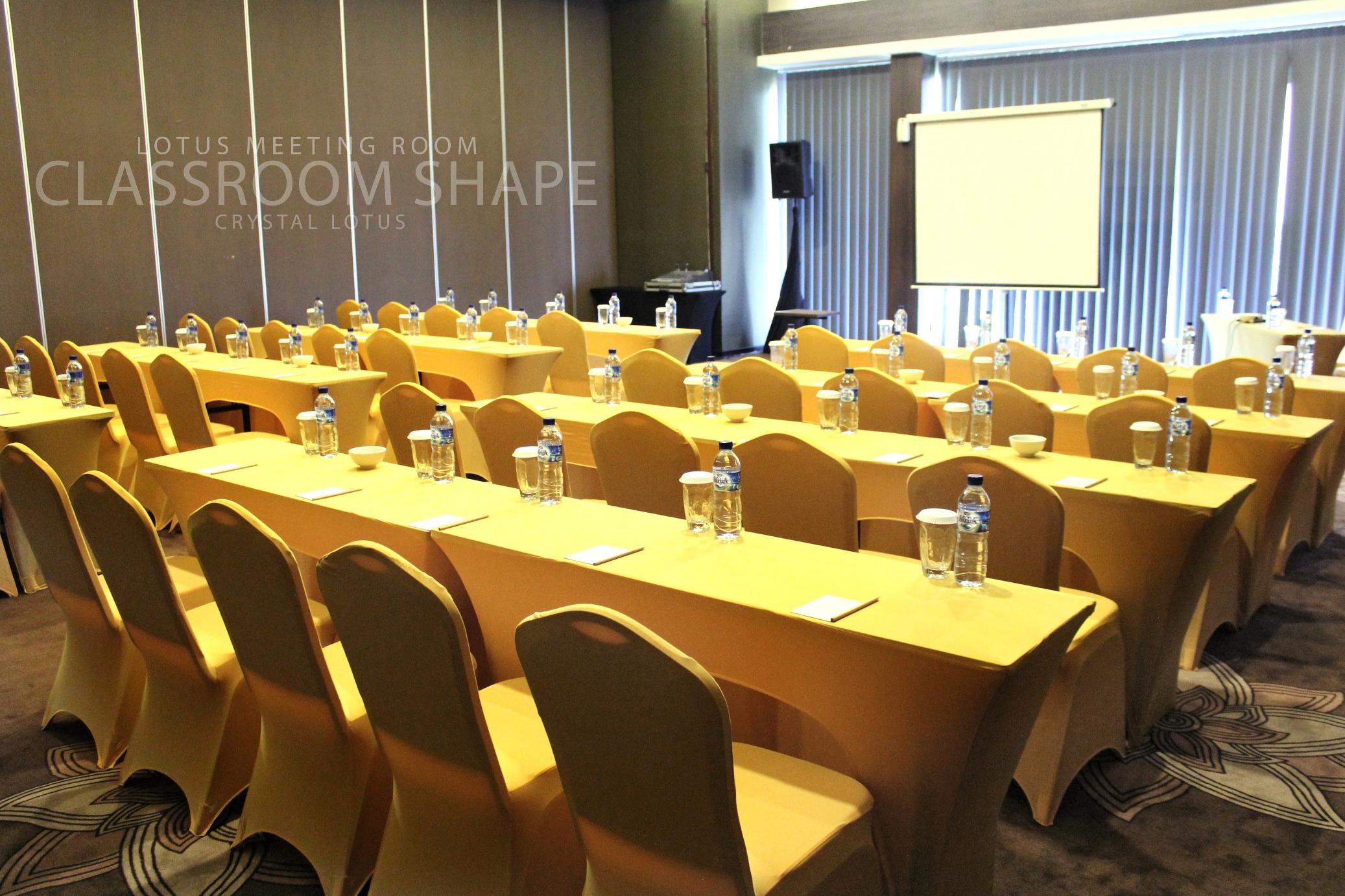 Crystal Lotus Hotel Yogyakarta Exterior foto