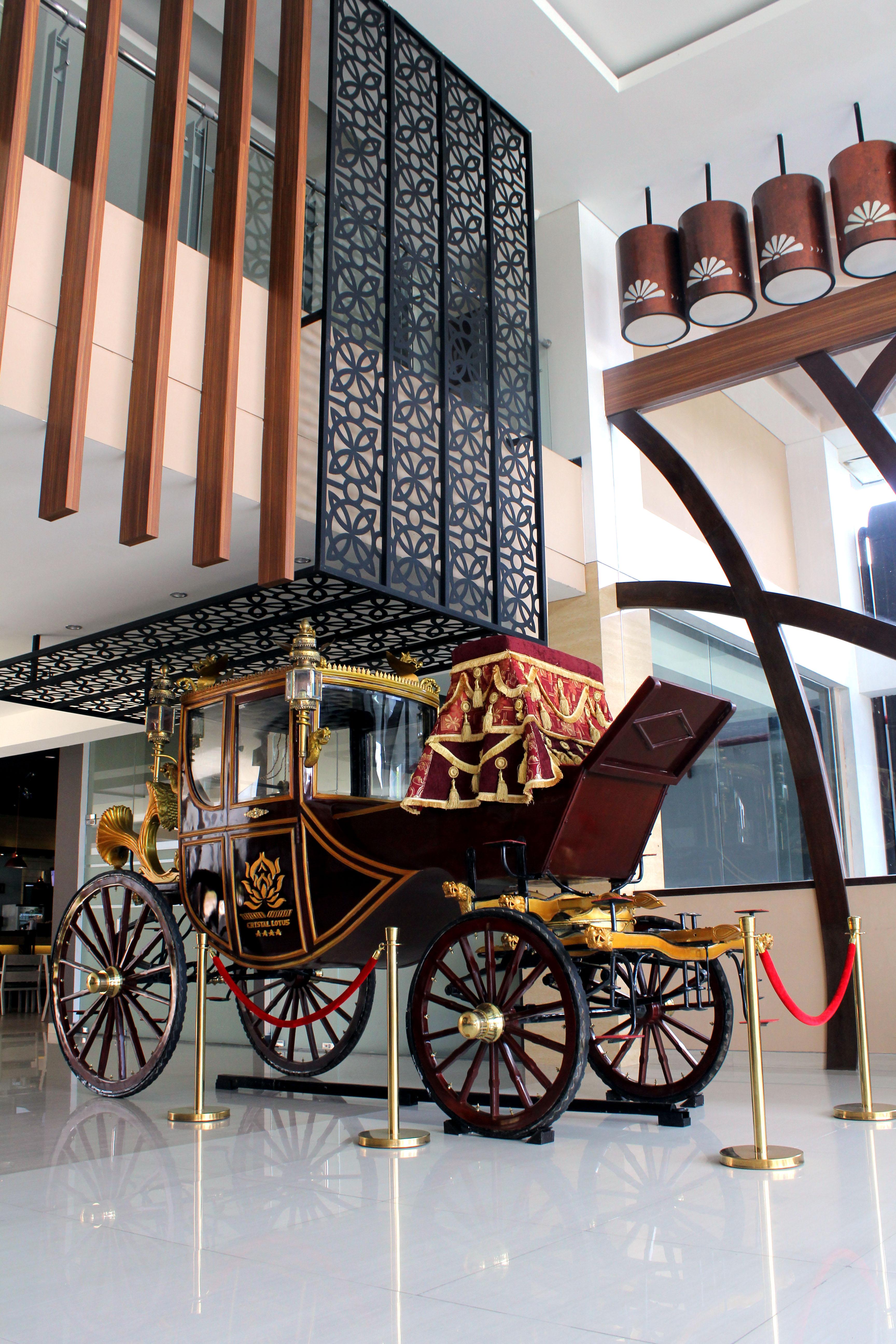 Crystal Lotus Hotel Yogyakarta Exterior foto