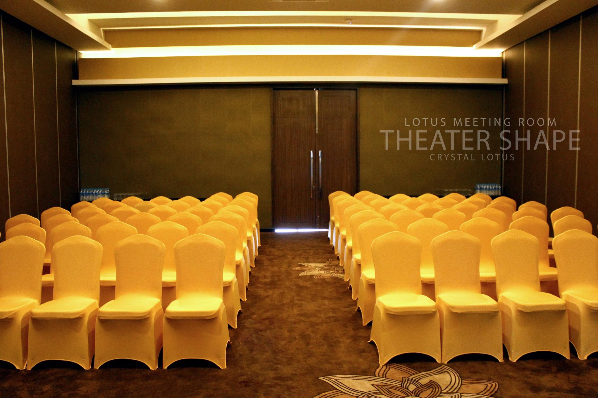 Crystal Lotus Hotel Yogyakarta Exterior foto