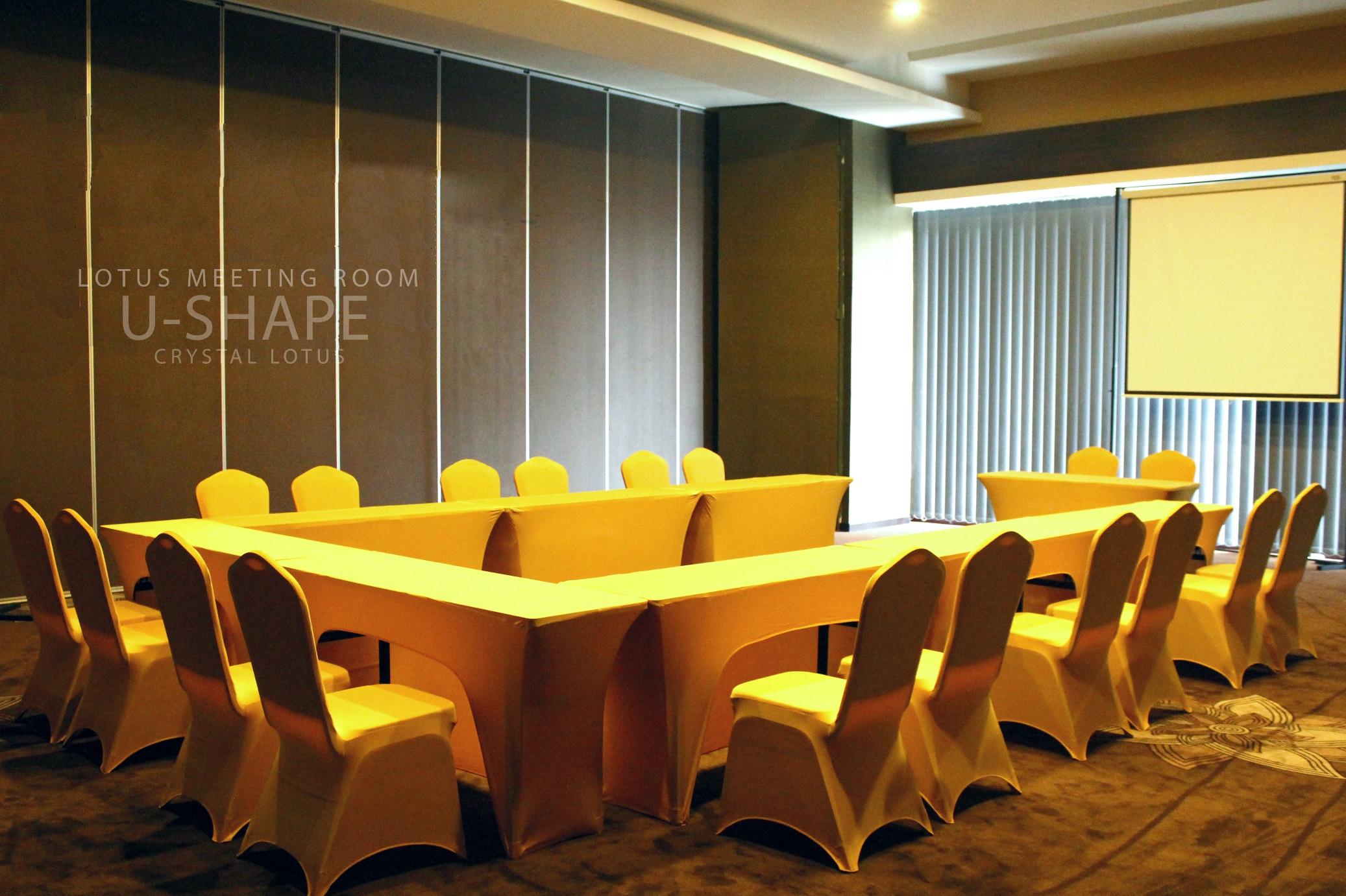 Crystal Lotus Hotel Yogyakarta Exterior foto