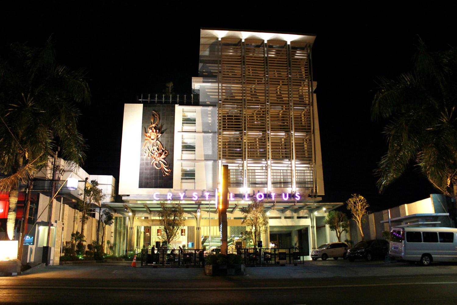 Crystal Lotus Hotel Yogyakarta Exterior foto