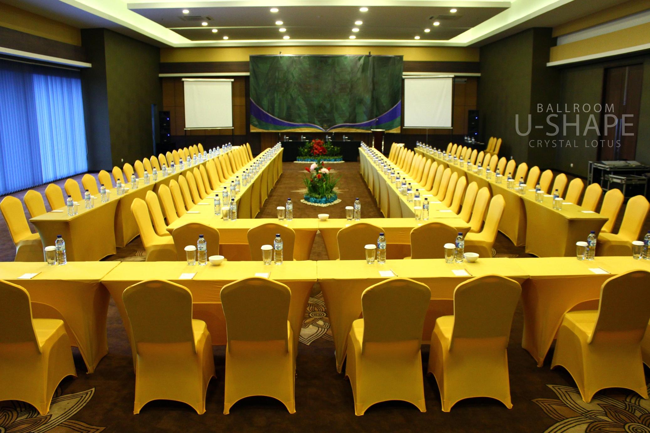 Crystal Lotus Hotel Yogyakarta Exterior foto