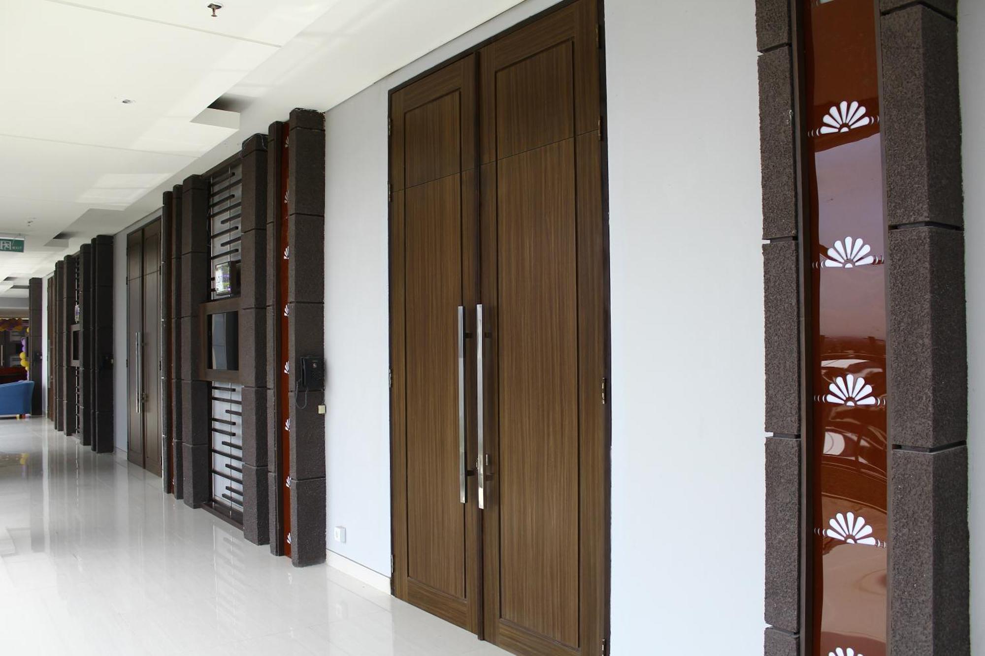 Crystal Lotus Hotel Yogyakarta Exterior foto
