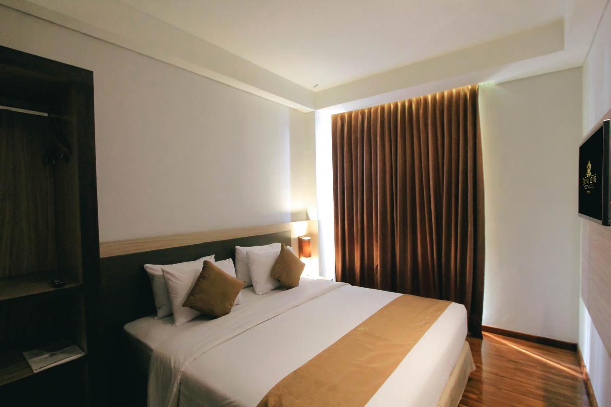 Crystal Lotus Hotel Yogyakarta Exterior foto