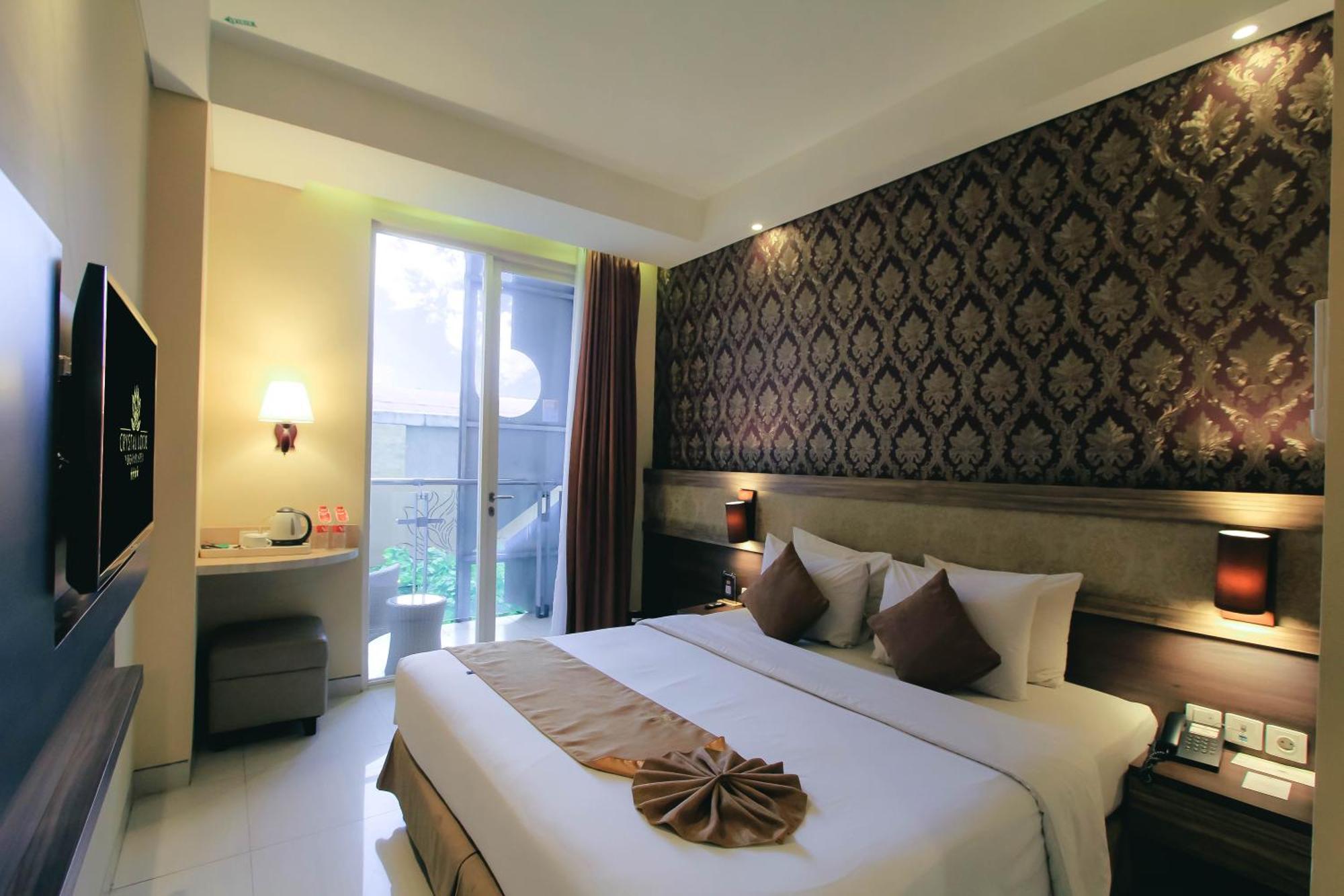 Crystal Lotus Hotel Yogyakarta Exterior foto