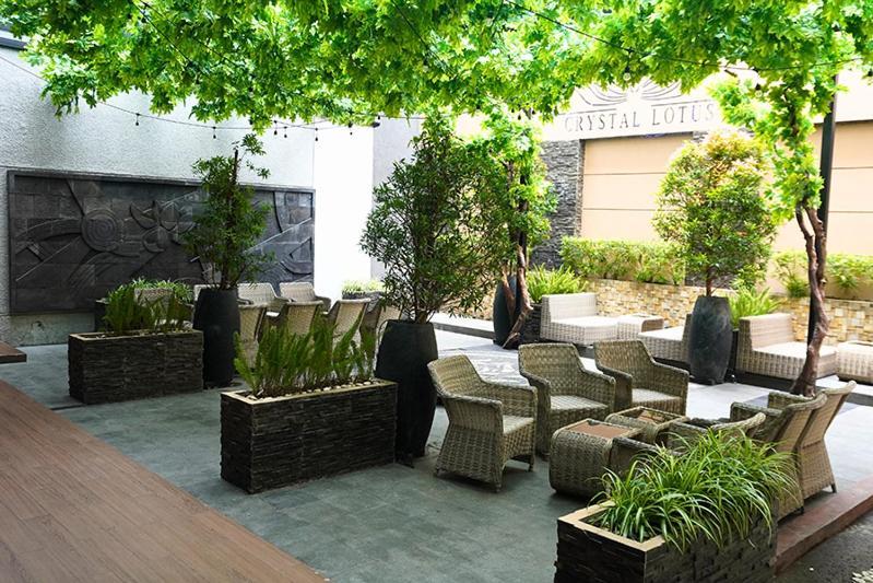 Crystal Lotus Hotel Yogyakarta Exterior foto
