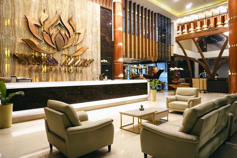 Crystal Lotus Hotel Yogyakarta Exterior foto
